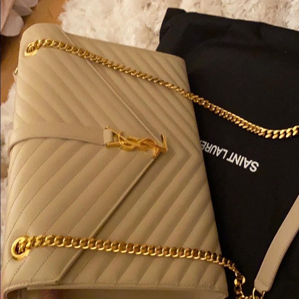 Authentic Ysl hand bag with tag and dustbag!